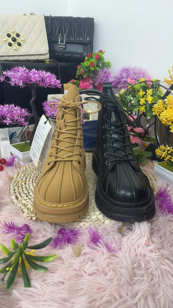 缘缘高帮百搭秋季单里马丁靴15135