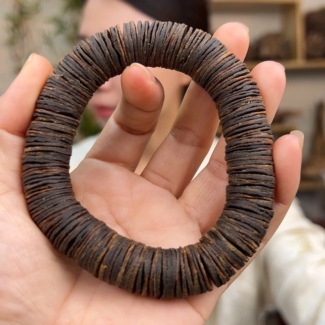 沉香手串海南红骨凹身沉水皮油药片多样性发货一条1.5mm
