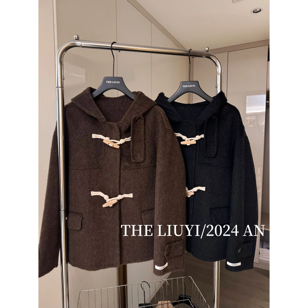 【LIUYI】秋冬牛角扣连帽双面呢大衣羊毛混纺外套48151