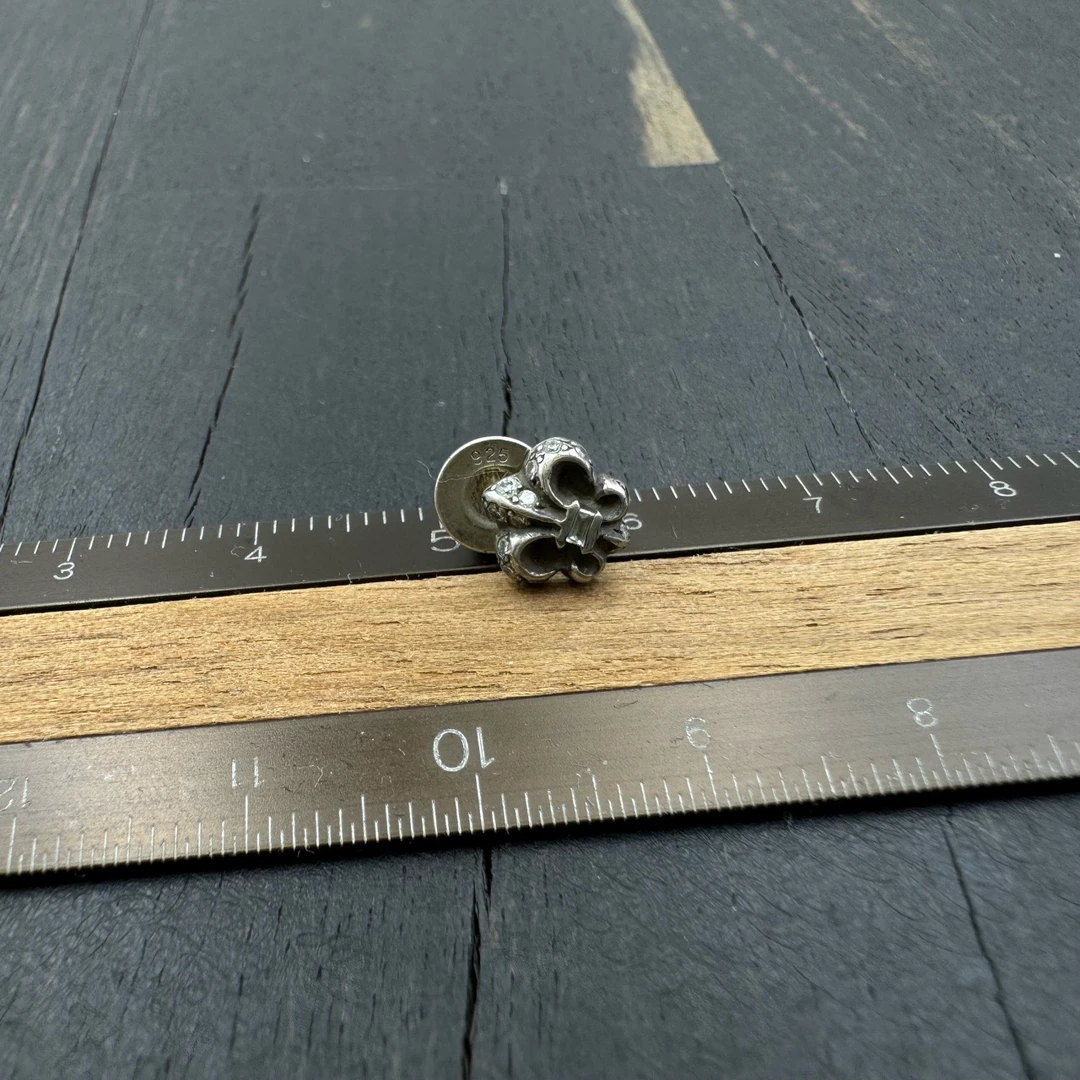 未使用 Chrome Hearts 克罗心 满钻童军花耳钉