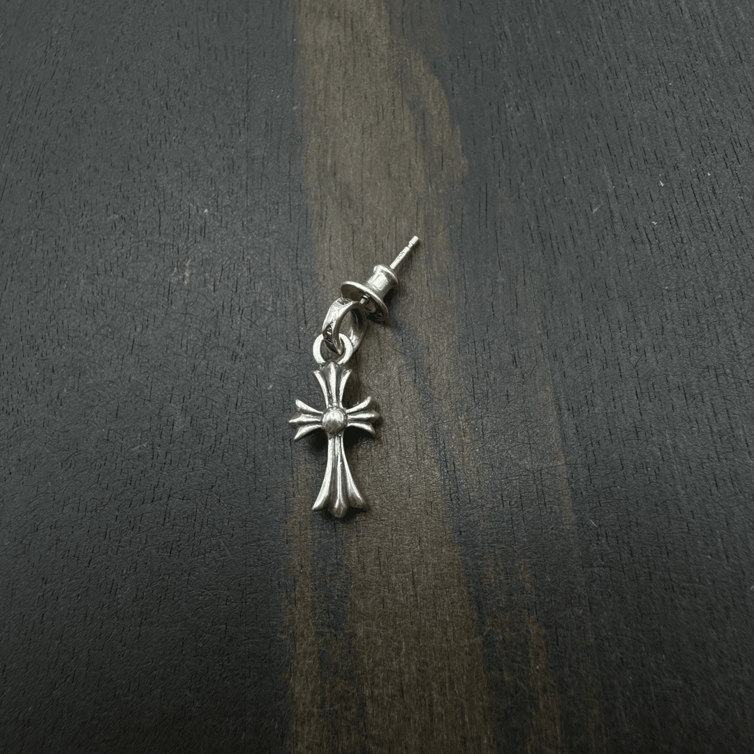 未使用 Chrome Hearts 克罗心 Babyfat十字架耳钉