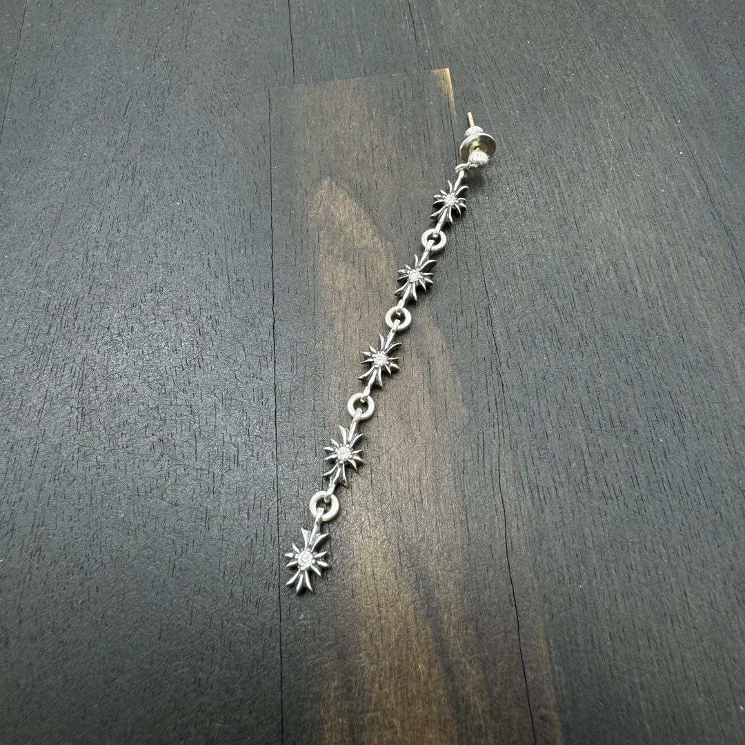 未使用 Chrome Hearts 克罗心 五连白钻tiny e 十字花耳坠
