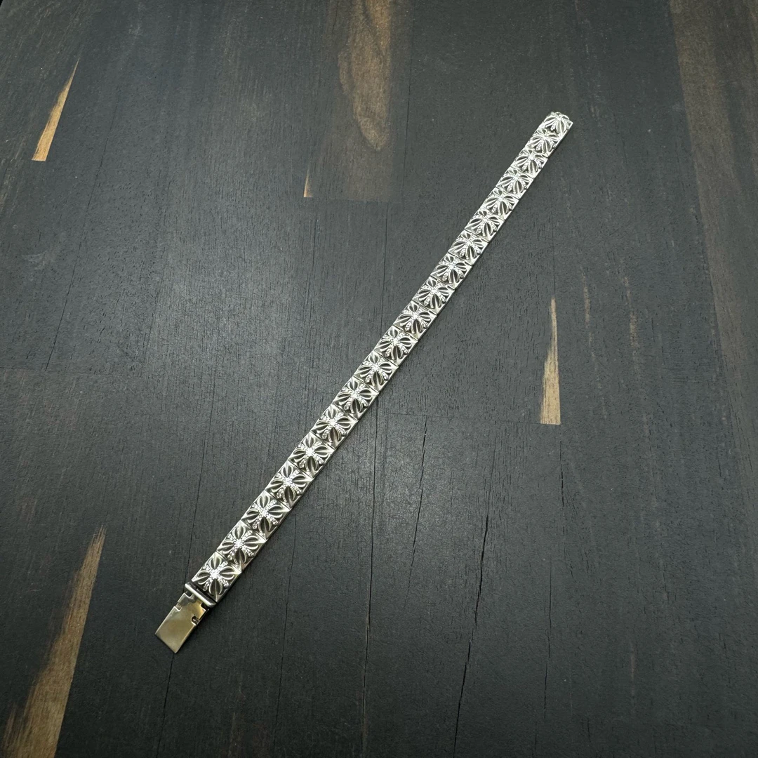 未使用 19cm Chrome Hearts 克罗心 白钻方十字花金字塔手链