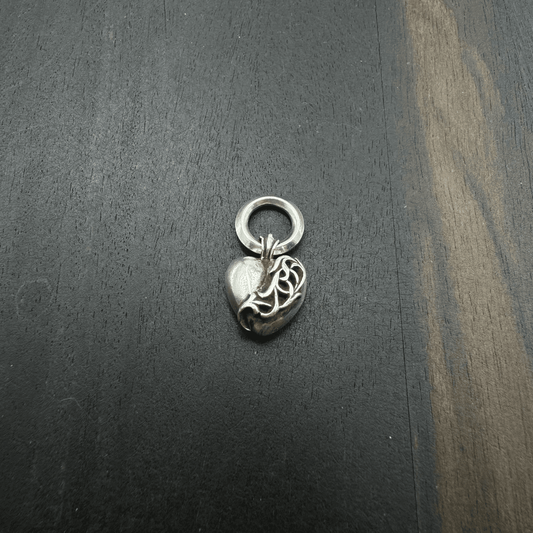 95新 Chrome Hearts 克罗心 中号 藤蔓爱心吊坠