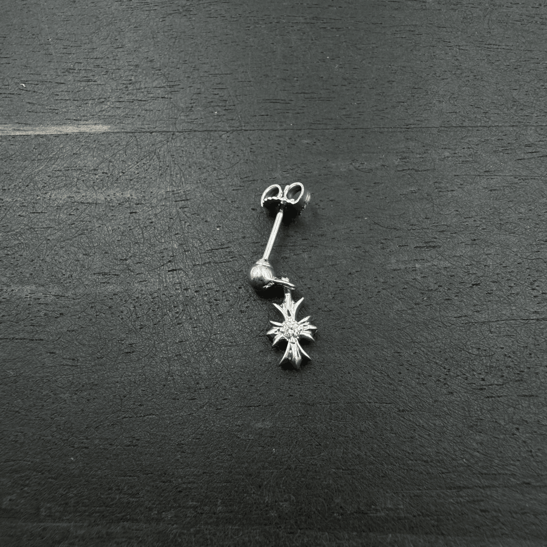 chrome hearts/克罗心 未使用ChromeHearts18k白钻Tinye十字架耳钉耳坠