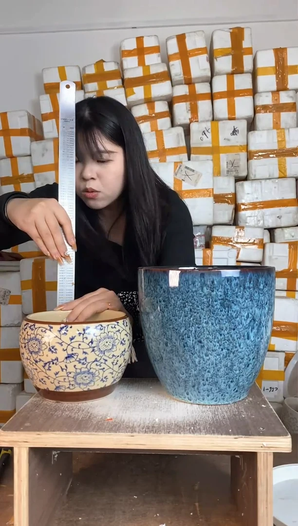 【闪购商品】陶瓷鹅蛋型孔雀蓝中+02黄底青花小