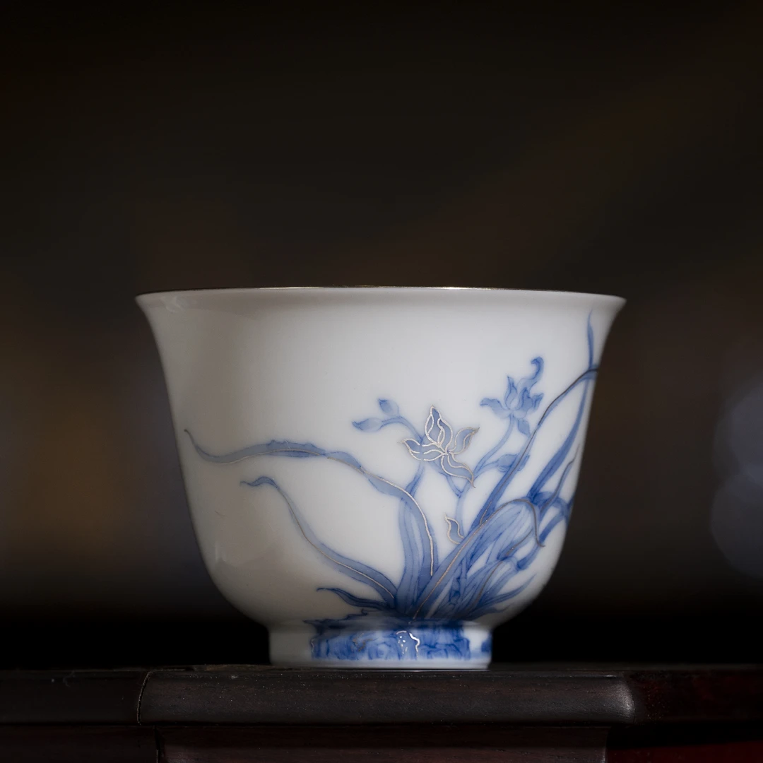瓷语阁-赋春寻隐-青花描银四季兰花(兰花）-花神杯-纯手工
