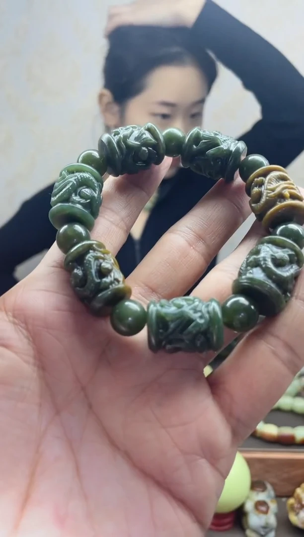 【闪购商品】岫岩河磨玉（透闪石质玉）手串未镶嵌龙盘柱