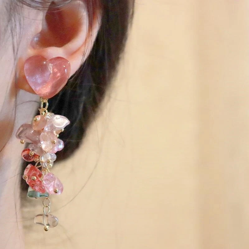 合金亚克力耳饰 2024年夏日粉色爱心流苏百搭气质度假耳钉耳环