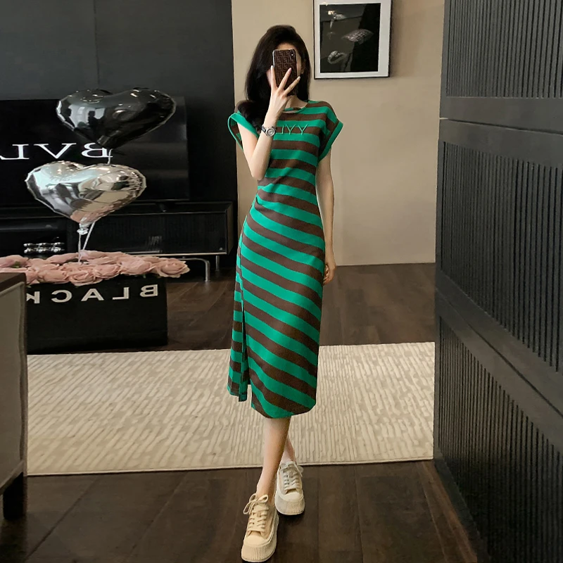 休闲显瘦条纹连衣裙女夏季时尚减龄气质高级感法式开叉长款裙子