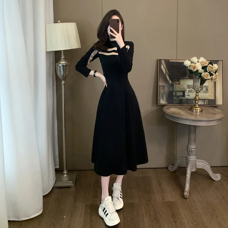 黑色长袖连衣裙女春秋收腰显瘦气质高级感法式赫本风打底裙子