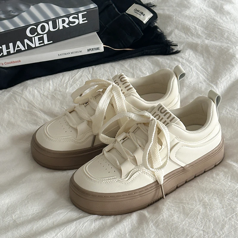 玲芽舒适皮面小白鞋女秋夏季配裙子白色板鞋学生小众百搭chic鞋子