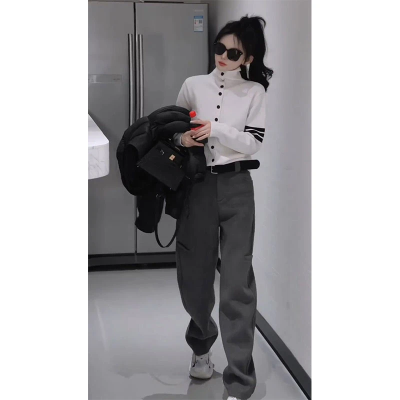 2025秋季网红炸街时尚松弛感显瘦穿搭高领长袖毛衣开衫直筒裤套装