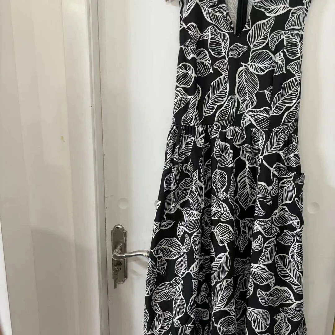 0668 气质时尚百搭背心无袖连衣裙复古法式赫本风