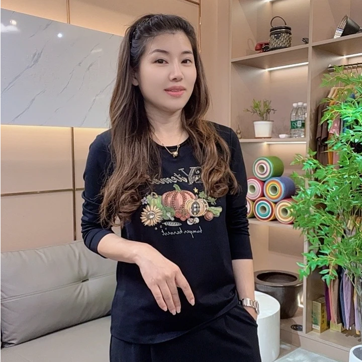 怡特美【丰收季】秋冬莱赛尔+棉 工艺刺绣自然卷圆领长袖T恤68138