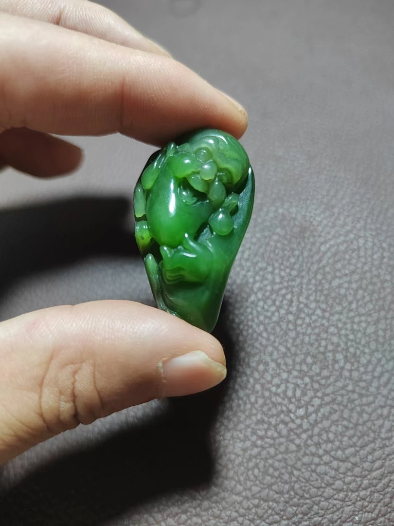 和田玉碧玉菠菜绿相当完美