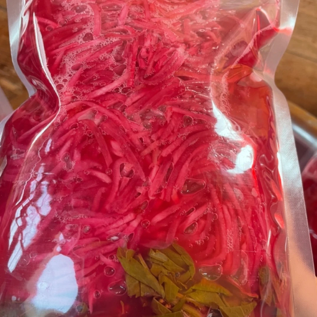正宗富源农家红萝卜丝酸菜