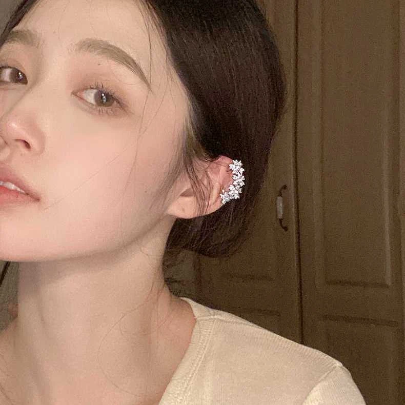 气质轻奢高级感春夏花朵耳夹女无耳洞小众设计感精灵耳耳骨夹耳饰