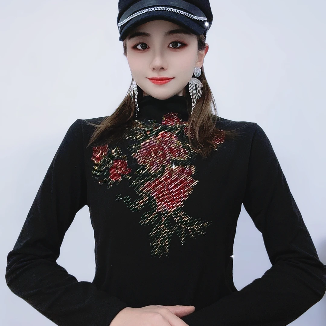 【冬季上新】红色牡丹半高领长袖上衣重工烫钻T洋气欧货显瘦打底衫