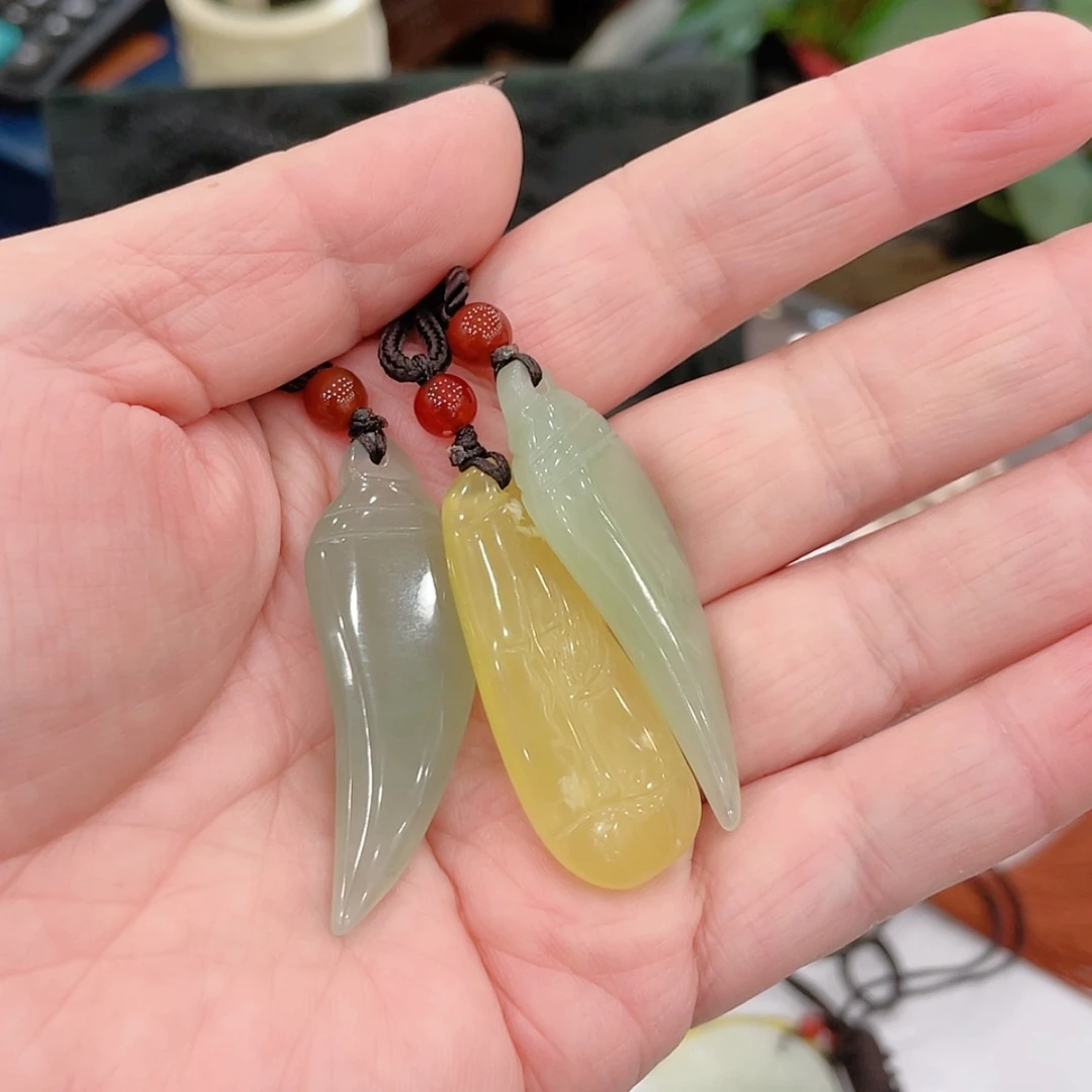 【闪购商品】蛇纹石玉颈饰未镶嵌S****g