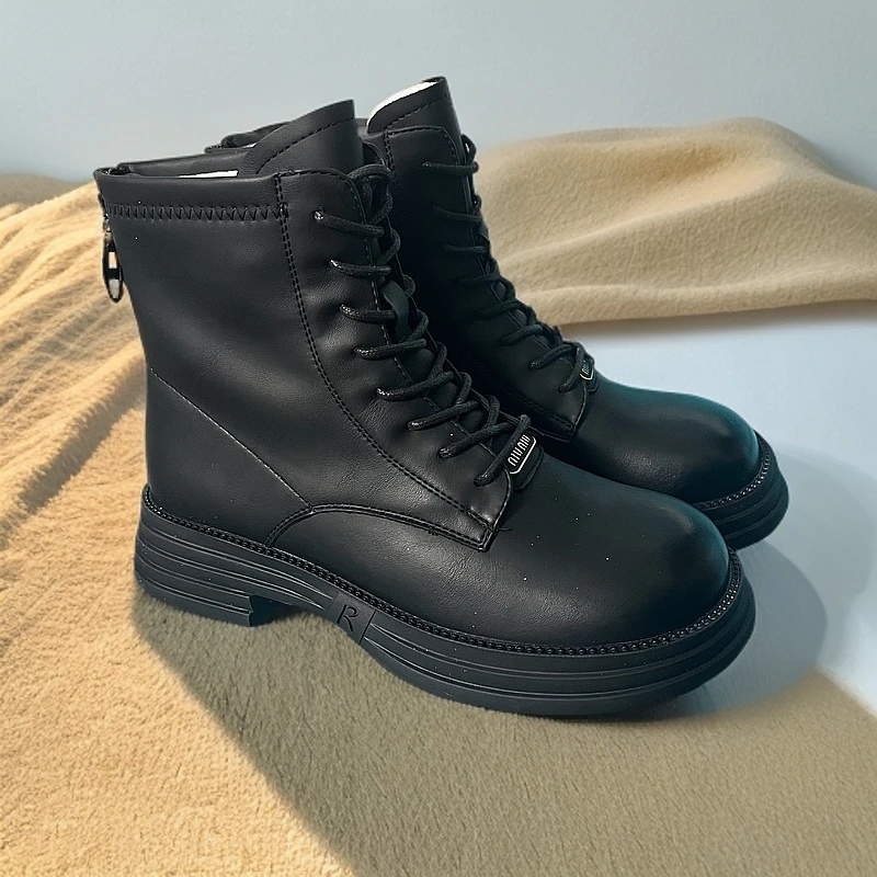 Ou Shi Yuan/欧诗媛秋冬女士英伦风经典马丁靴5353-82255