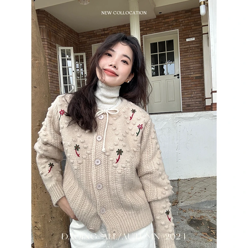 许大晴【花影纪】复古宽松手工刺绣厚款开衫毛衣D4A107