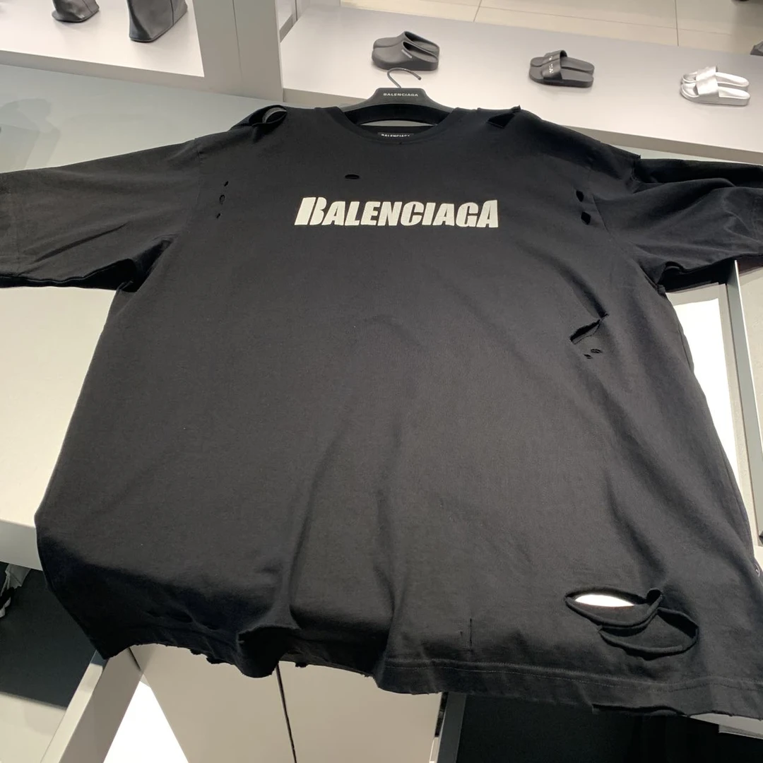 全新未使用 Balenciaga/巴黎世家 奥莱 字母标大破洞T恤 3-4周
