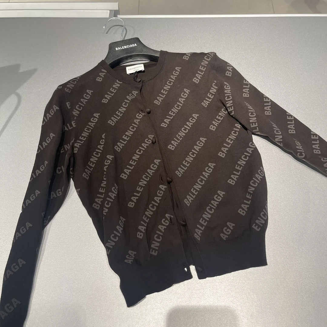 全新未使用 Balenciaga/巴黎世家 奥莱 满标开衫 3-4周到