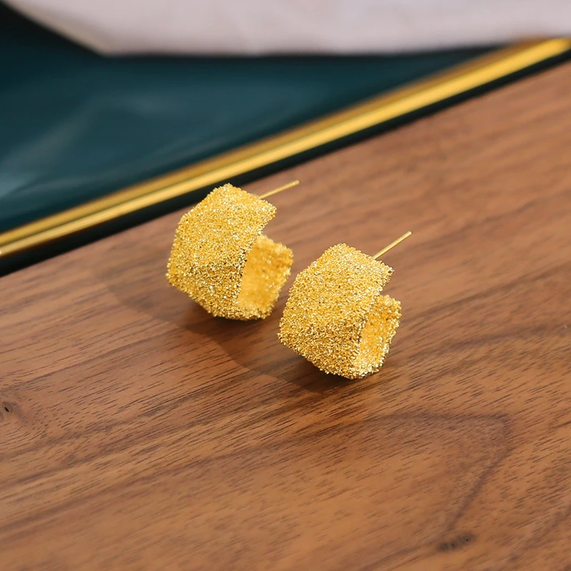 黄铜陶瓷耳饰 新款个性独特设计夸张耳环女简约时尚小众耳饰高级