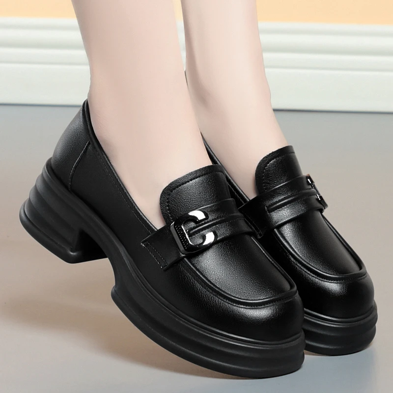 啄木鸟秋季新款厚底乐福鞋英伦风小皮鞋轻便百搭软底女士单鞋