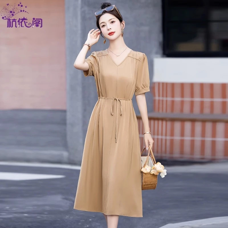 连衣裙女2025新款夏季轻奢高级感气质名媛收腰显瘦垂感v领裙子