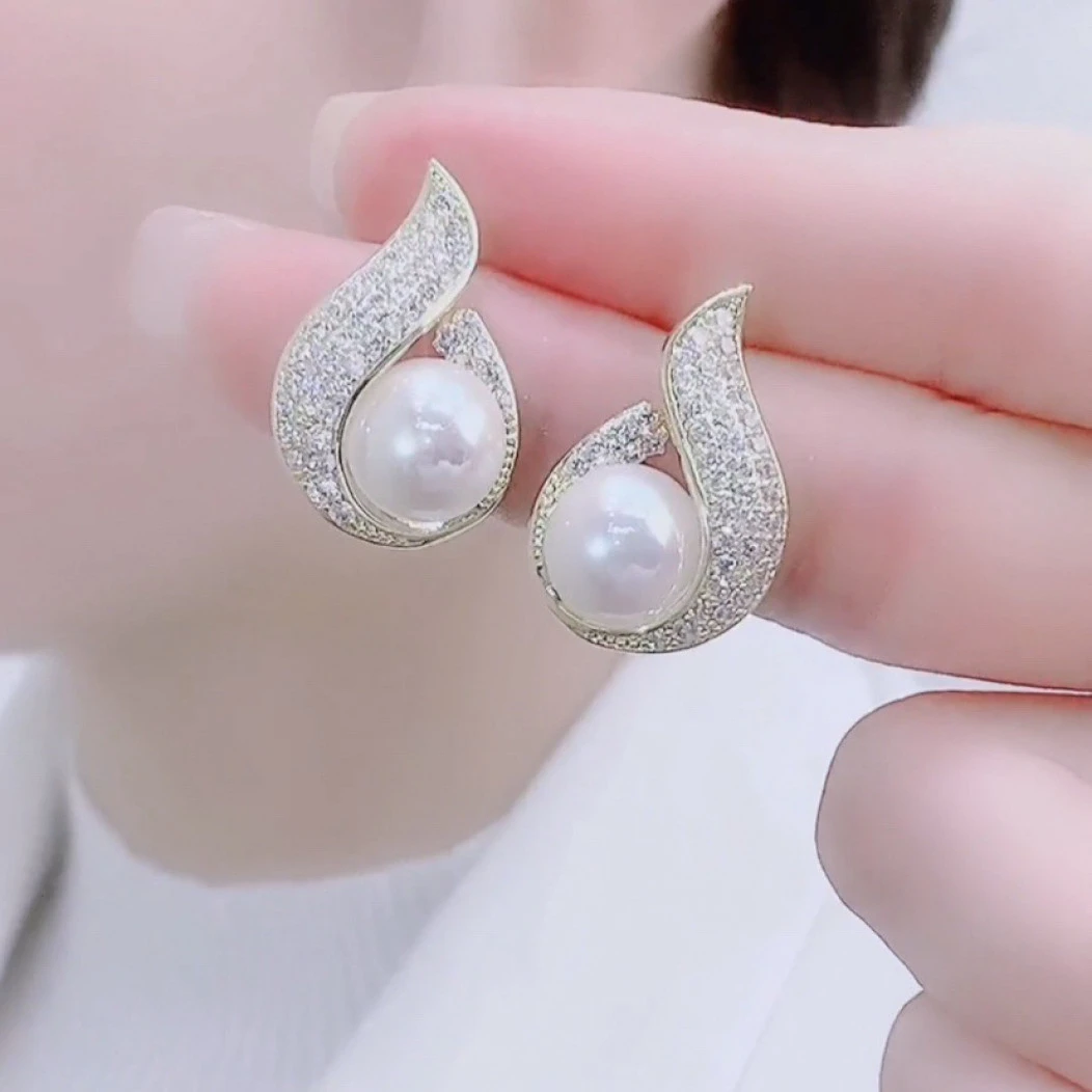 铜合金耳饰 轻奢时尚高档一生钟爱耳钉微镶满钻简约设计百搭耳坠i