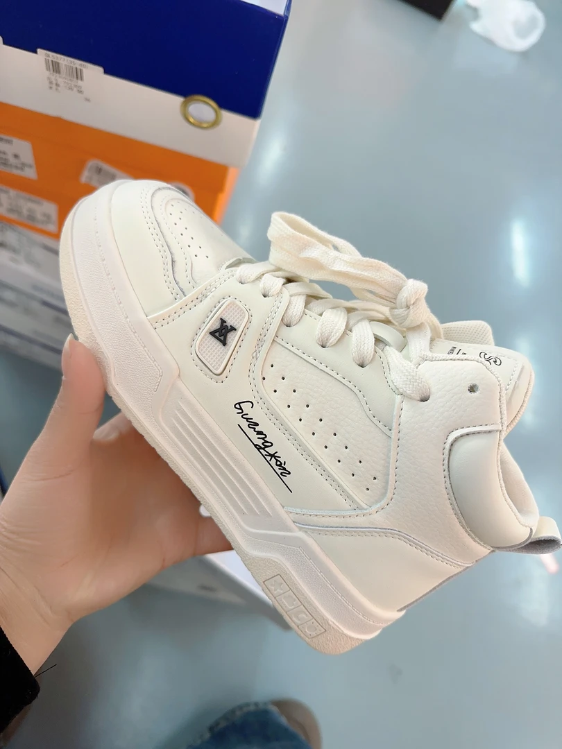 5377休闲运动板鞋