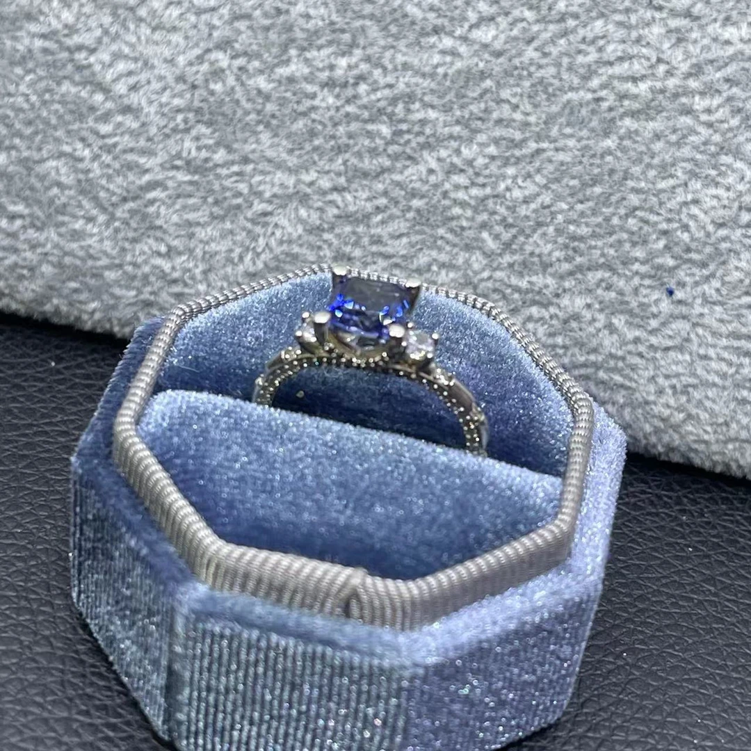 带包装戒指 星火蓝宝戒指两克拉2ct-H