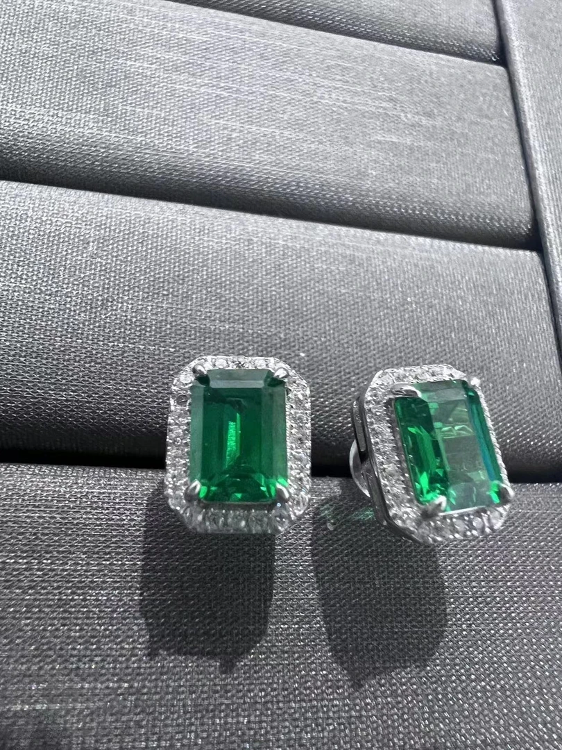 带包装微镶祖母长方绿色耳钉一克拉1ct-H