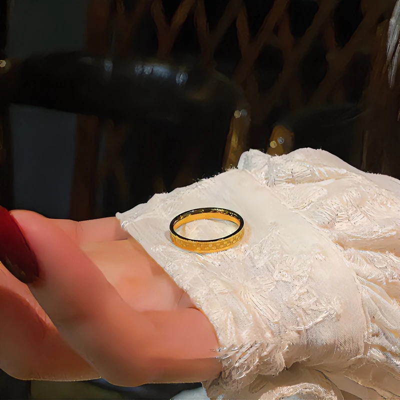 钛钢戒指 轻奢棋盘格纹不掉色女男新款情侣对戒素食指简约时尚