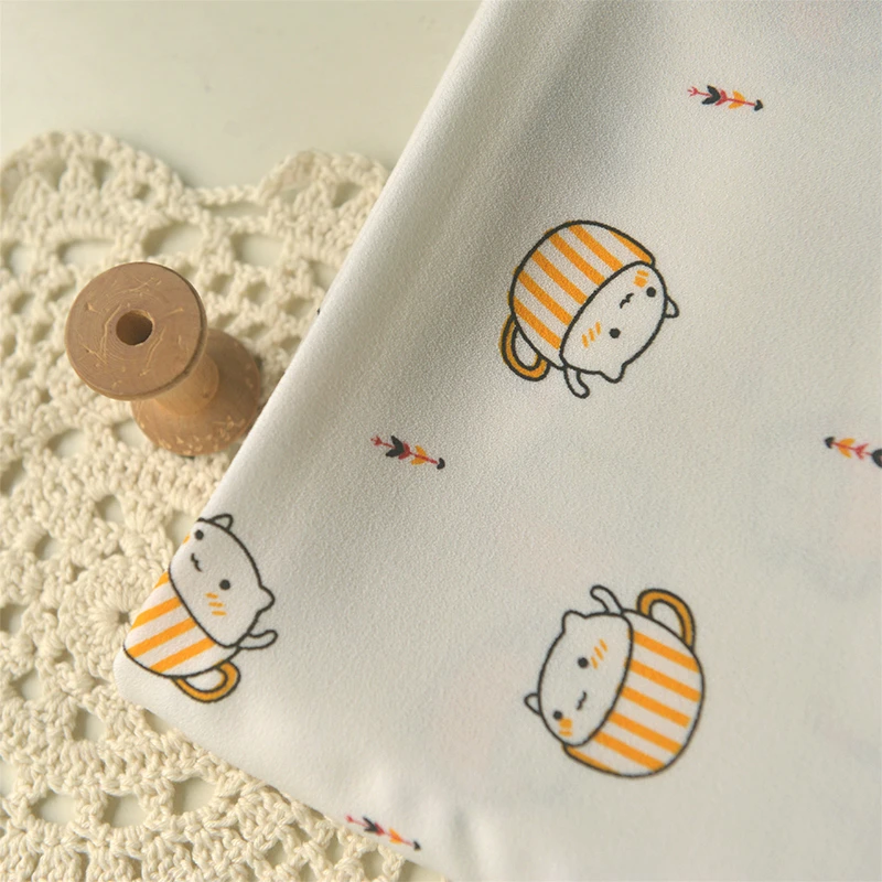 米白茶杯猫咪厚雪纺布料   DIY森系上衣衬衫连衣裙lolita裙子面料