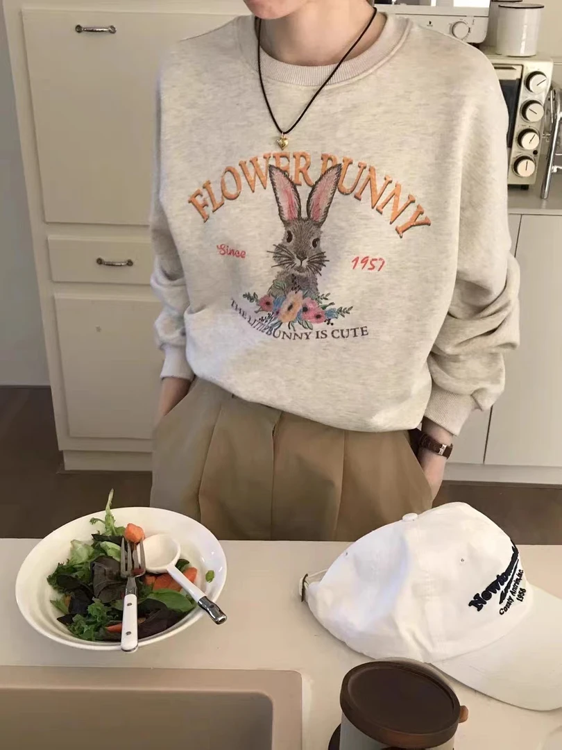 2023年秋季新款韩国宽松显瘦甜美减龄百搭圆领兔子字母印花卫衣女