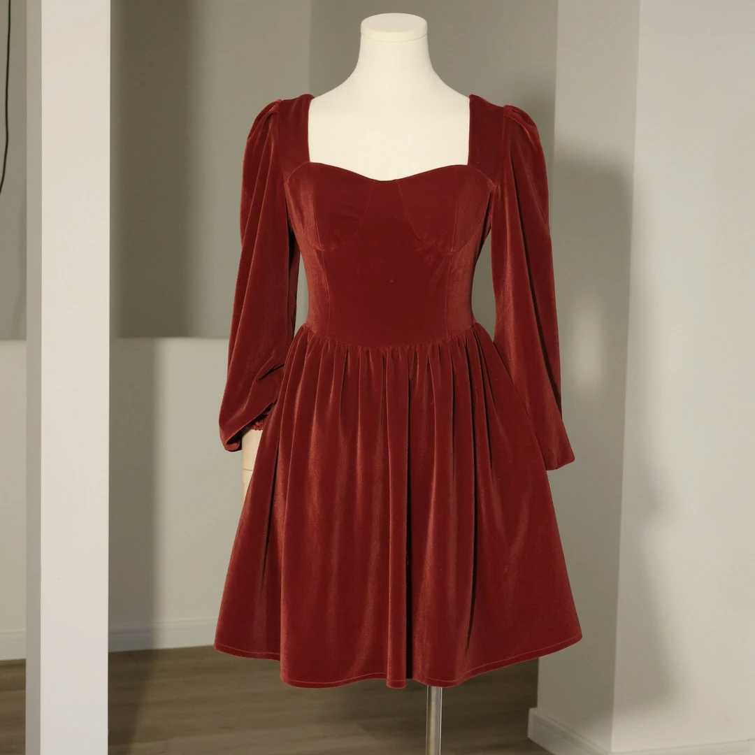 MEOWJI/喵吉2220009巧克力慕斯裙（现）