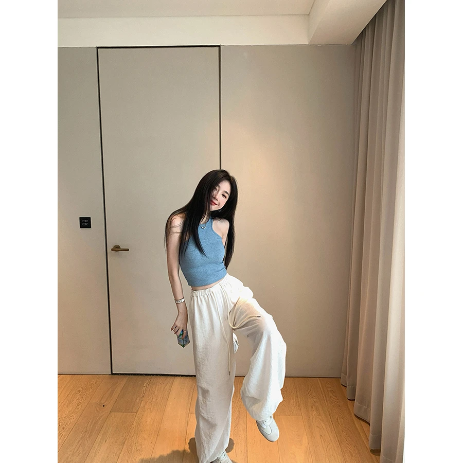 *张贝贝 Gilr power 美式降落伞裤 户外机能感
