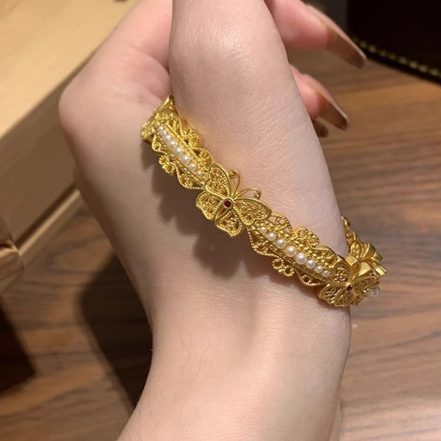 铜合金手镯 福运蝶金色手镯女蝴蝶古法小众镯子轻奢高级感风手镯