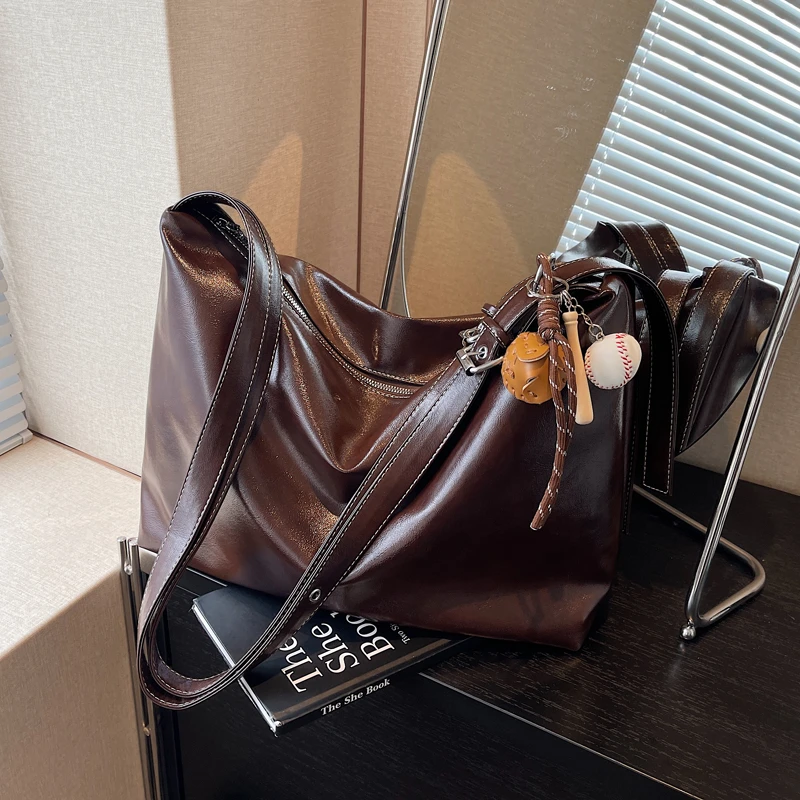 秋冬大容量女包包2024新款复古百搭单肩包韩版休闲软皮斜挎托特包