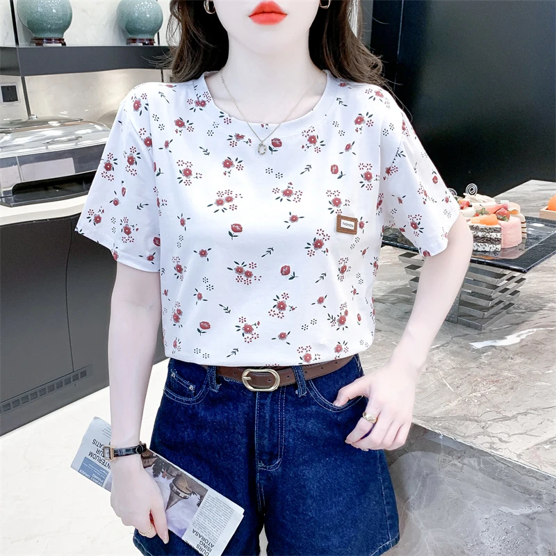 立体花朵印花短袖t恤女夏季新款宽松休闲显瘦减龄正肩体恤上衣