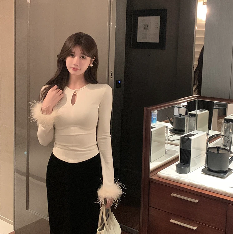 2024加厚圆领抽褶打底针织衫毛衣袖口拼接鸵鸟毛毛拼接镂空高级感