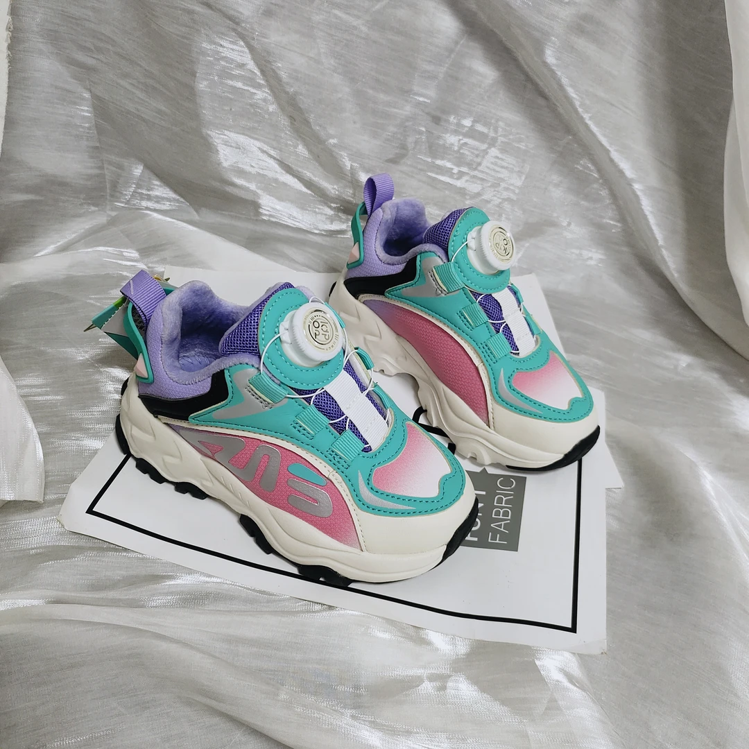 编码D133-D155全品断码 默认微瑕  儿童运动时尚透气休闲鞋