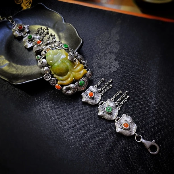 四姐妹 台湾工设计国风款特色个性翡翠金鱼纯银925银荷叶流苏手链