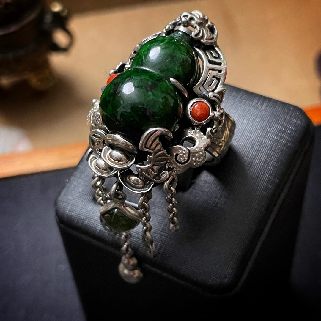 四姐妹 台湾工艺复古国风花青辣绿翡翠葫芦个性流苏纯银925银戒指
