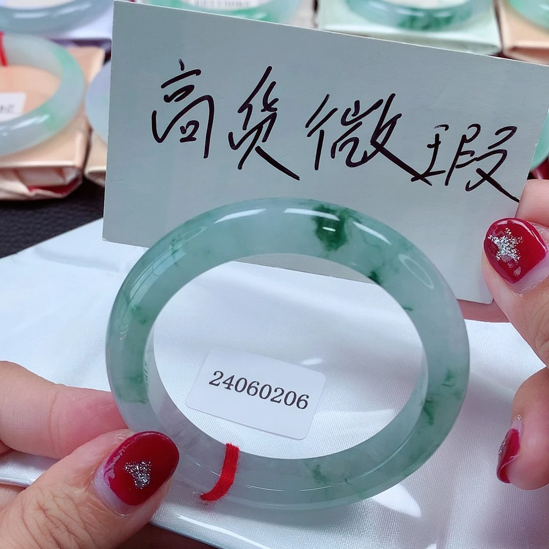 翡翠手镯未镶嵌缅甸天然A货翡翠