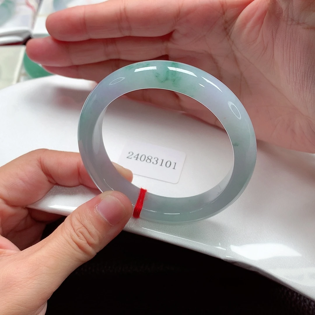 翡翠手镯未镶嵌天然A货翡翠手镯