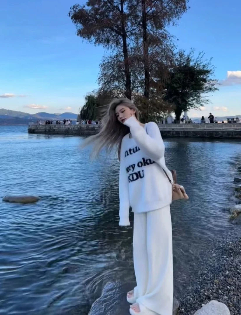 新款秋冬慵懒风软糯毛衣配阔腿裤